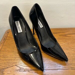 NWOT Steve Madden Vala Patent Black Pointed Heels
